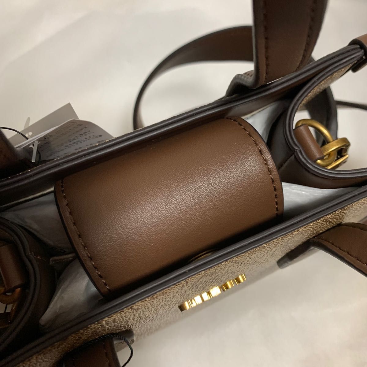 GUESSゲス ハンドバッグ ショルダーバッグ シルバーナ GUESSゲス ハンドバッグ ショルダーバッグ シルバーナ