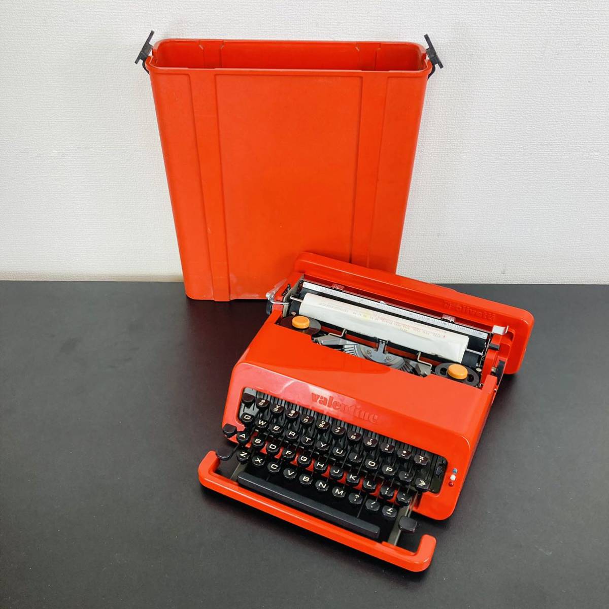 オリベッティ olivetti バレンタイン Valentine タイプライター 赤