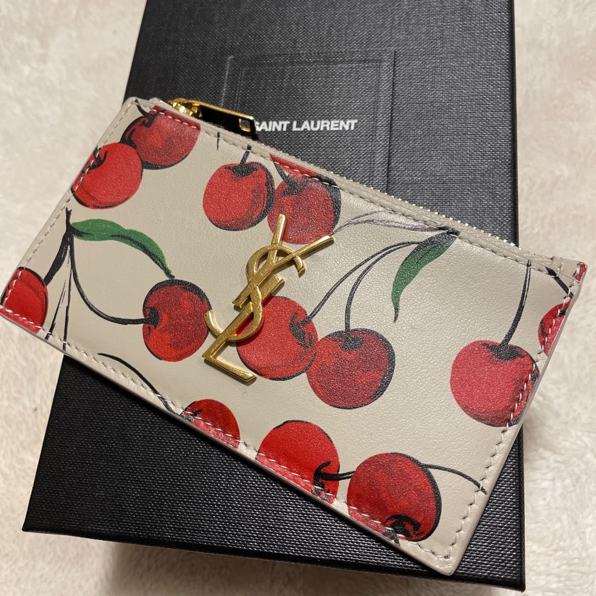 YSL SAINT LAURENT PARIS サンローラン　チェリージップカードケース