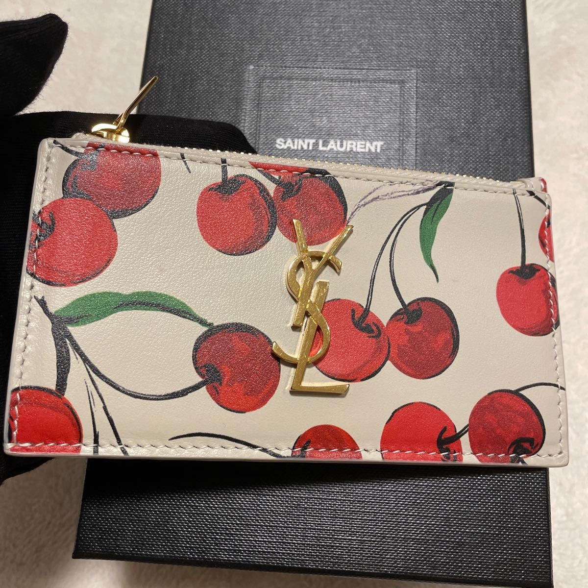 YSL SAINT LAURENT PARIS サンローラン チェリージップカード