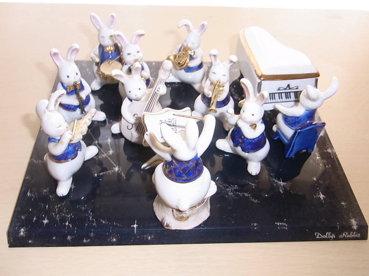 陶製アンティーク★【Dolly Rabbit 音楽隊(ピアノ 譜面台 台座付)・10体セット】2体 楽器外れ_画像1