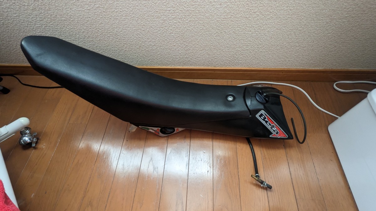 beta rev3 タンク シート トライアル 林道ツーリング 未使用 www