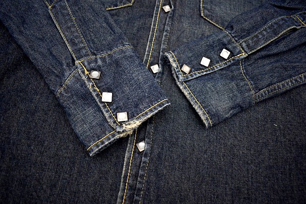 Y-5553★美品★Levi's Redloop リーバイス レッドループ 60599-50★ヴィンテージ＆クラッシュ加工 濃紺デニム 長袖 ウエスタン シャツ Ｌ_画像8