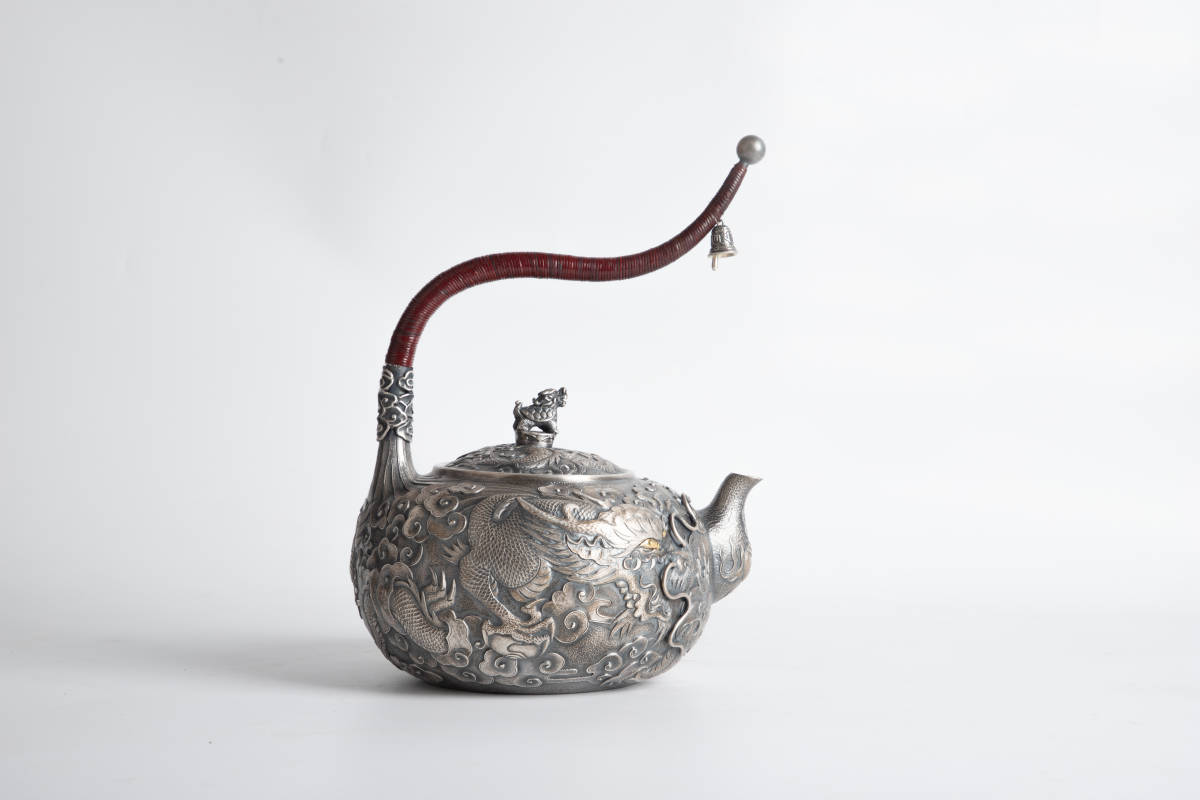 時代 純銀製 蔵六居造 龍形浮彫 湯沸 工芸品 美術品 銀瓶 煎茶道具 重 