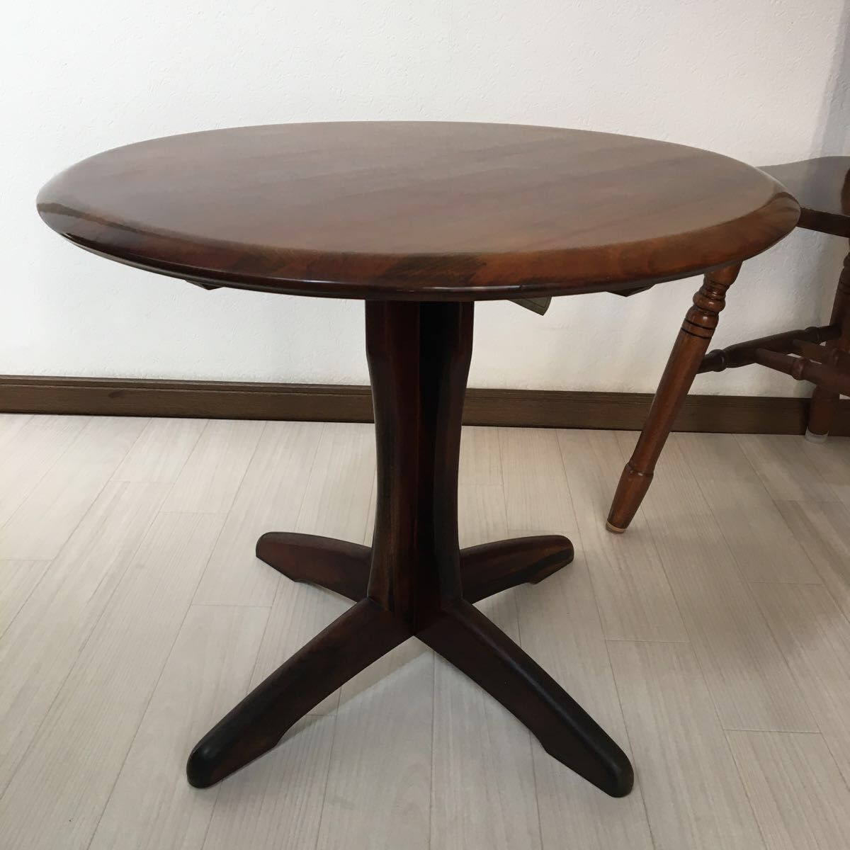 希少　良い雰囲気　karimoku カリモク家具　丸テーブル　センターテーブル　サイドテーブル　コーヒーテーブル　送料無料