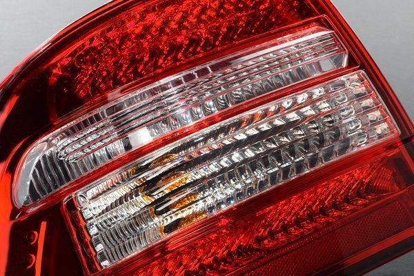 □安心の台湾製 LED クリスタル テールライト テールランプ レッド