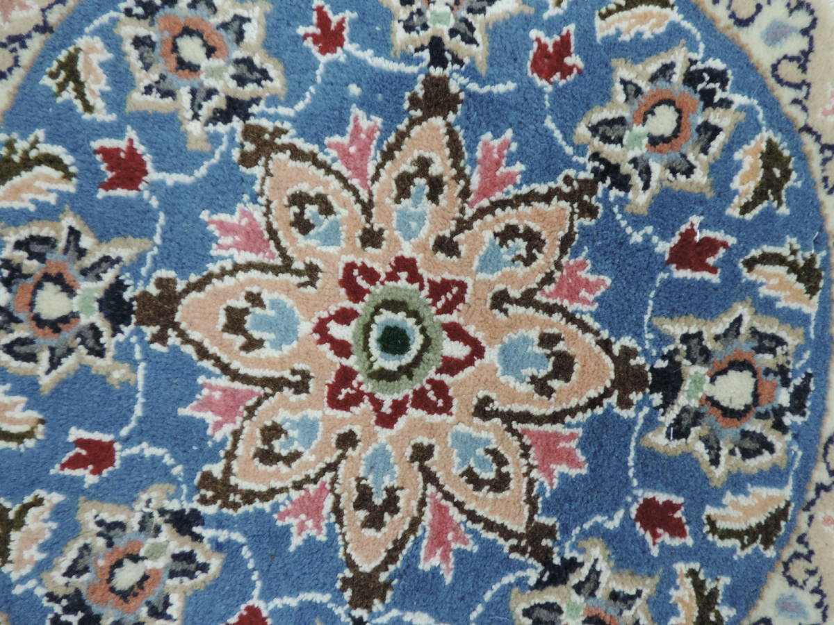 ペルシャ絨毯 カーペット ウール 手織り 高級 ペルシャ絨毯の本場 イラン ナイン産 円型 丸形 直径42cm 本物保証 直輸入_画像3