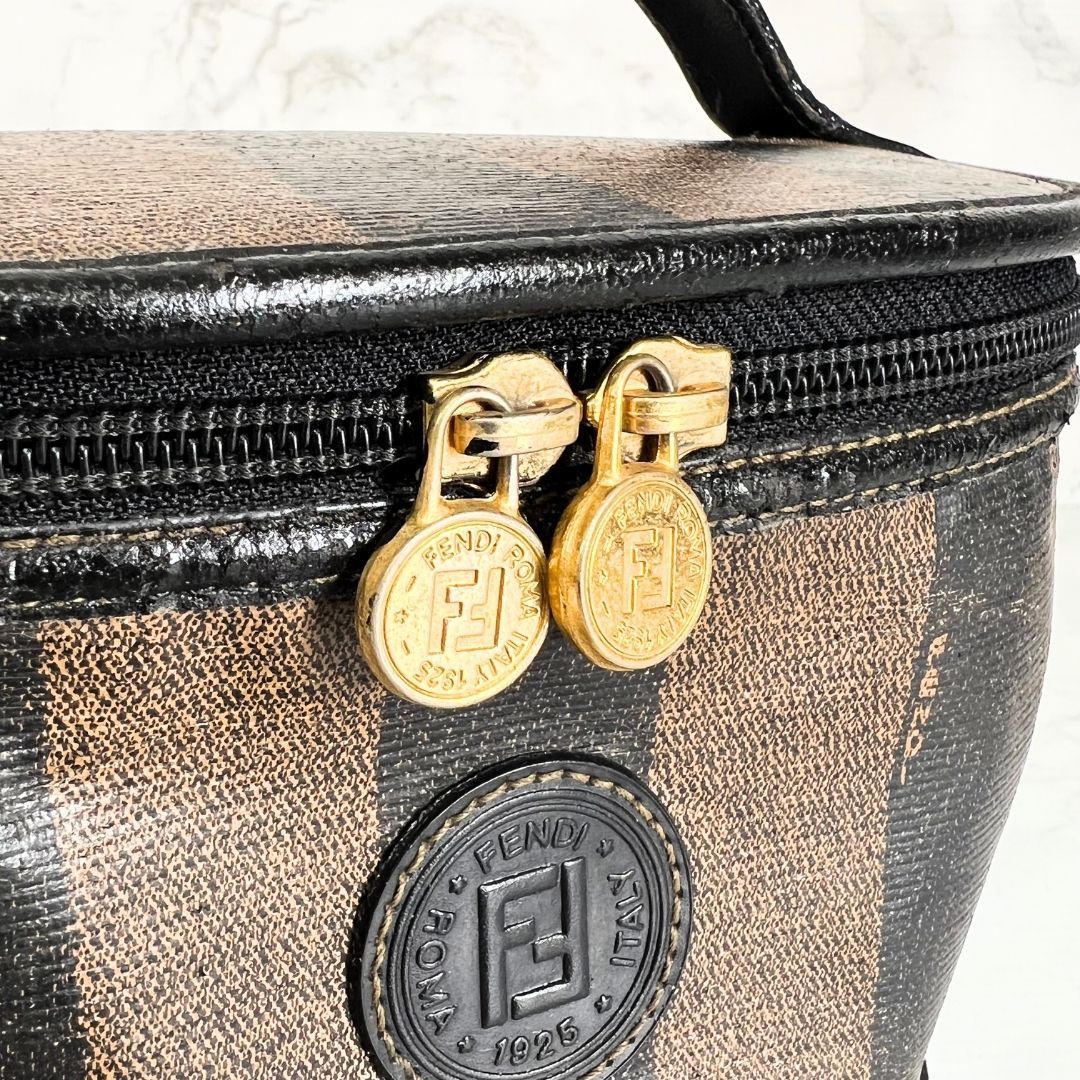 ★正規品 美品★FENDI フェンディ バニティ バッグ ペカン