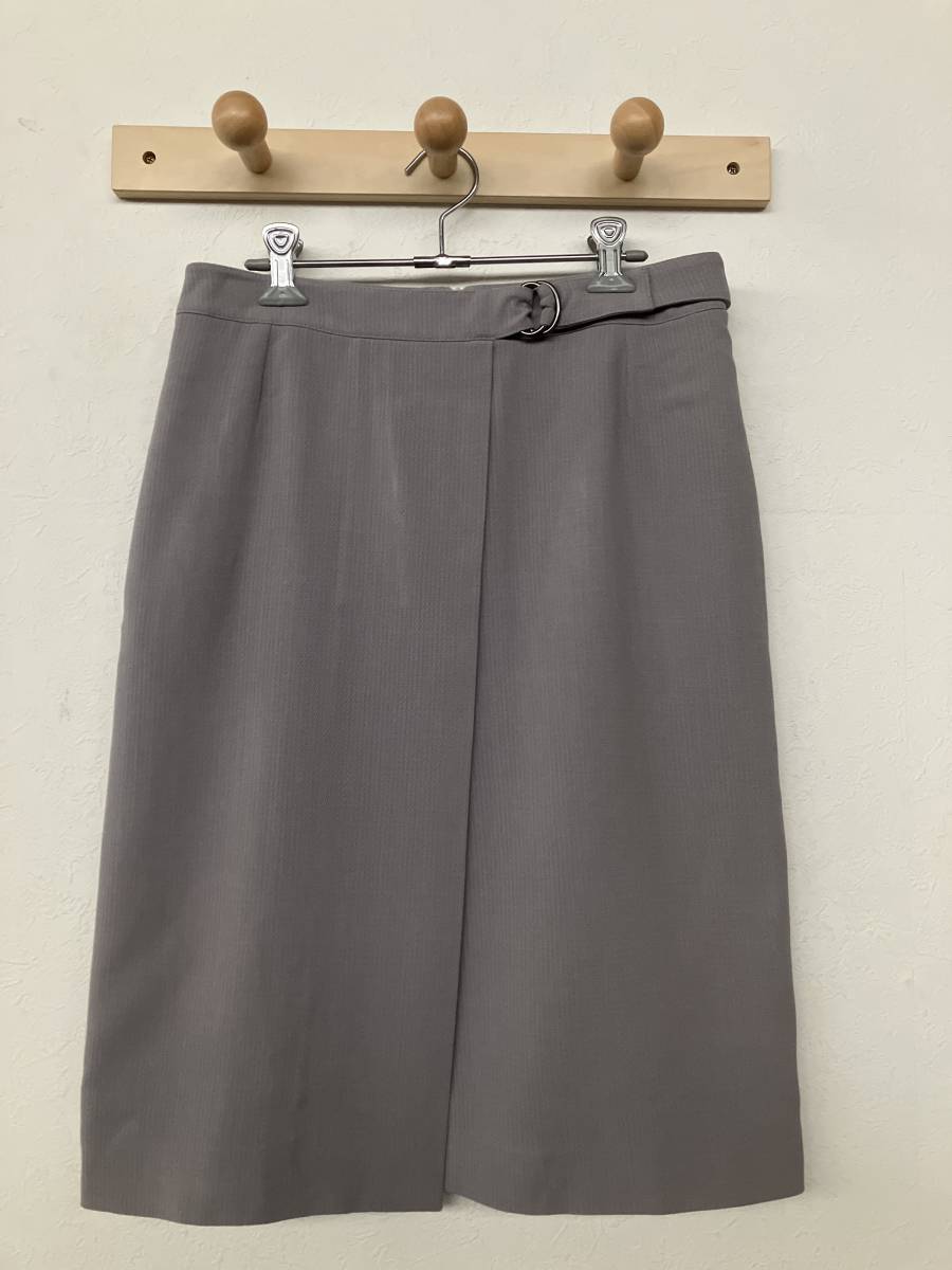 ARMANI COLLEZIONI アルマーニ コレツォーニ イタリア製 ひざ丈スカート 裏地付き 美品(ほぼ未着用) size 42_画像1