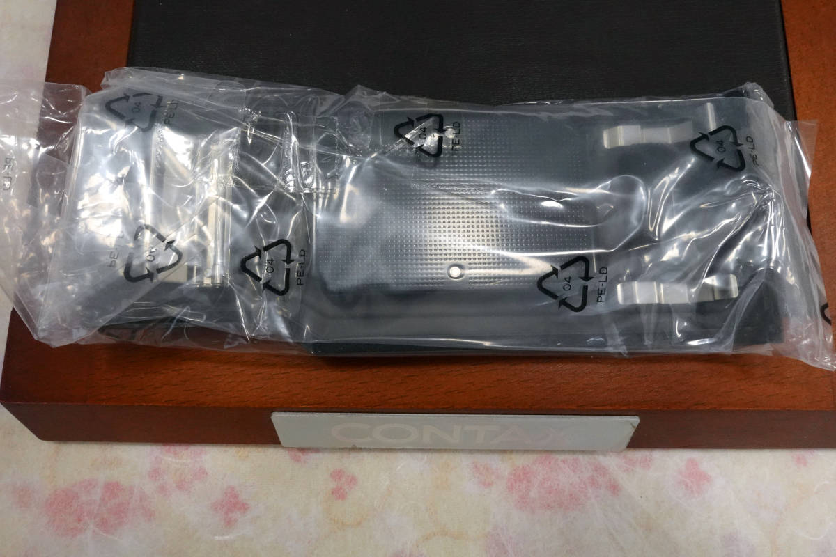 ◇新品!CONTAX G2 Black 裏フタnew genuine parts コンタックス G2