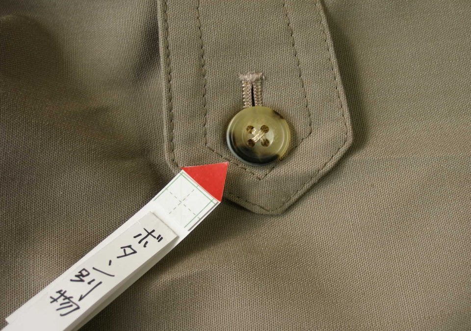 ♪服1549_P6♪ 長袖　毛70％混のコート JARMAN CONTINENTAL ジャーマン・コンチネンタル 日本製 サイズ92-80-165-A4 Used ～iiitomo～_袖のボタンが１個別の物です