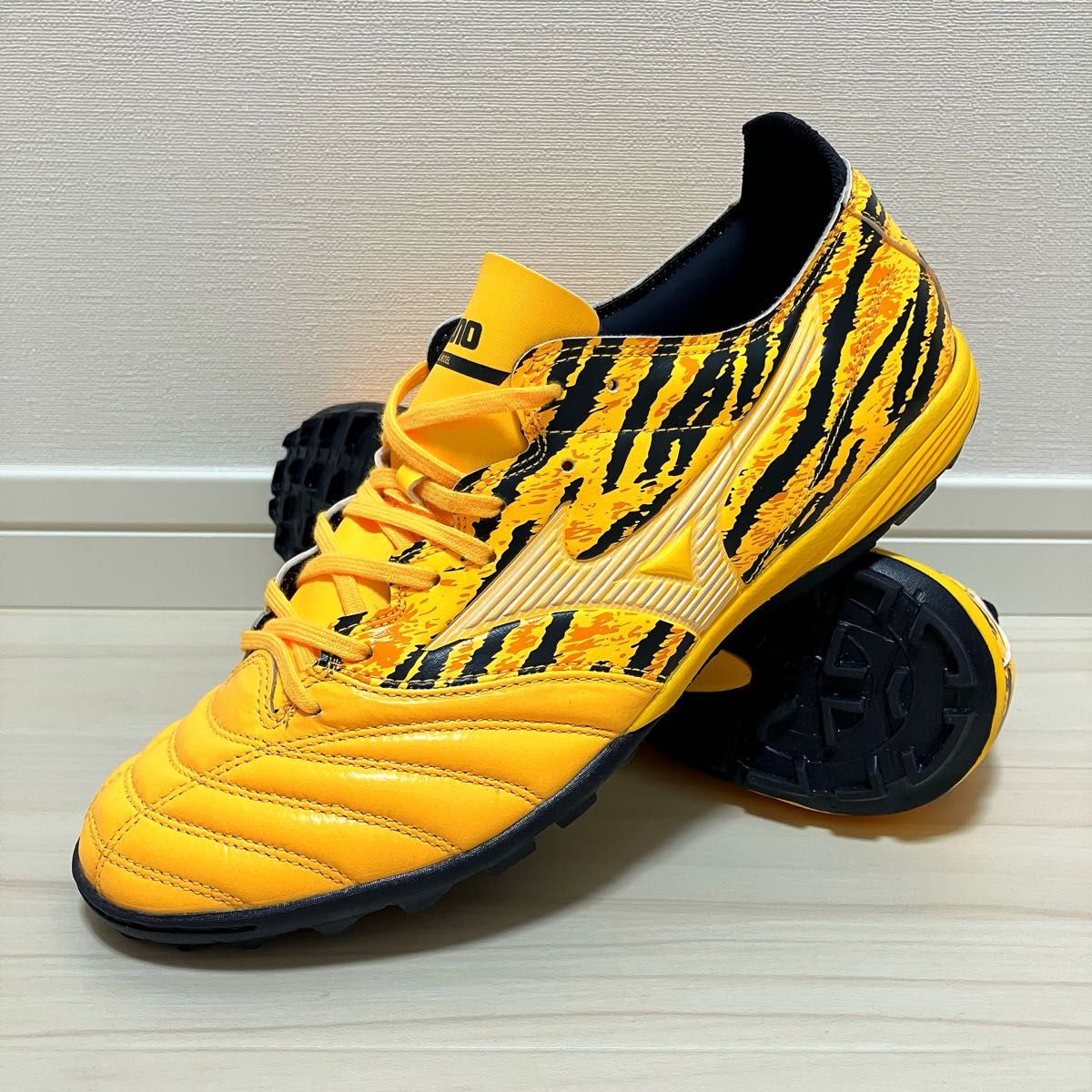 日本未発売 MIZUNO ミズノ モレリアネオ3 TF トレーニングシューズ