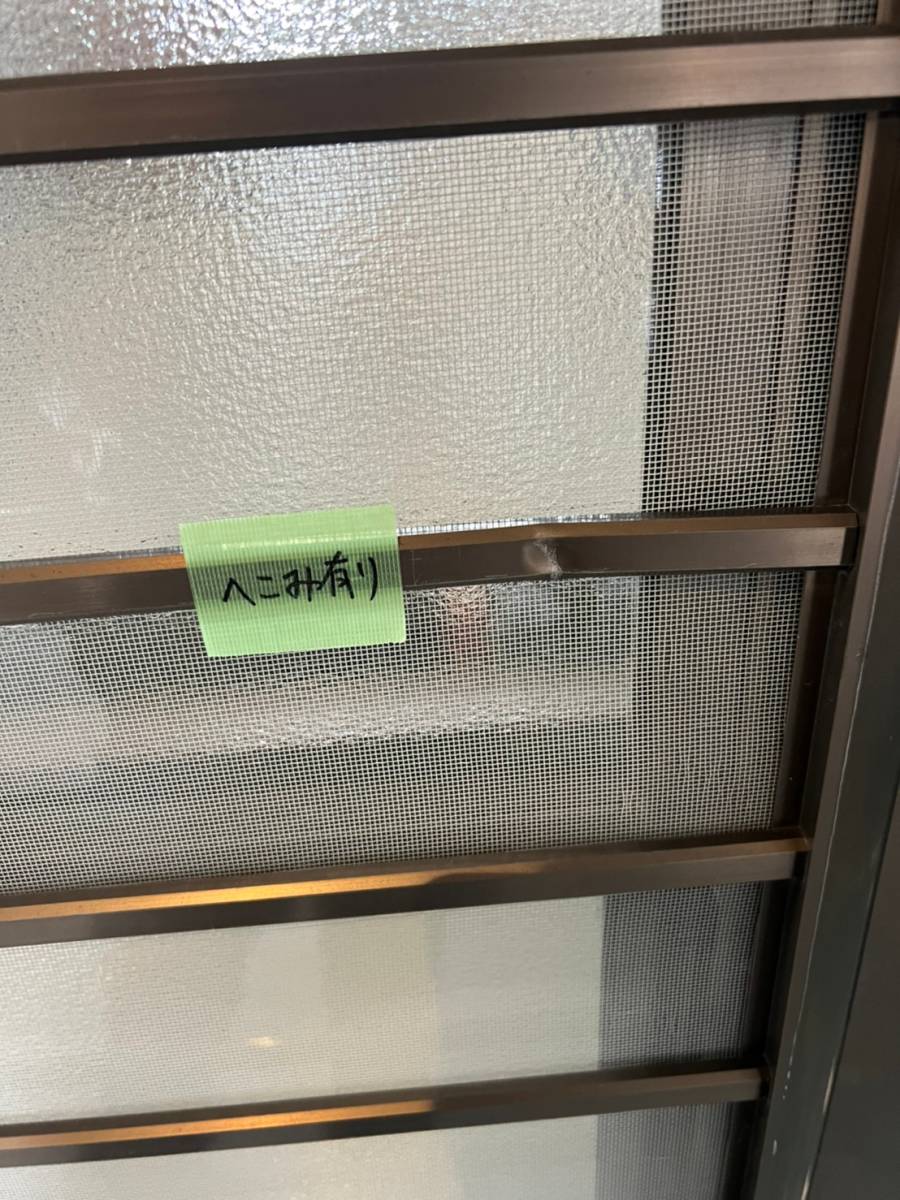031104立山アルミサッシ 格子網戸付き採風勝手口枠セット 鍵付き 031104立山アルミサッシ 格子網戸付き採風勝手口枠セット 鍵付き