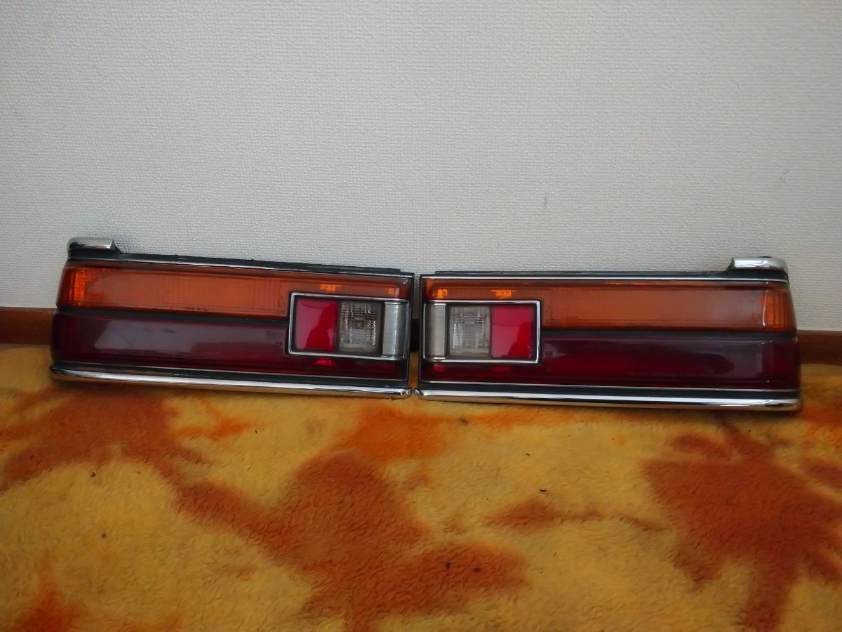 ☆ T130型 コロナ 5ドア リフトバック リアコンビネーションランプ (レンズ)左右 / T131 T132 旧車 1978～ TOYOTA CORONA LB テールランプの画像2