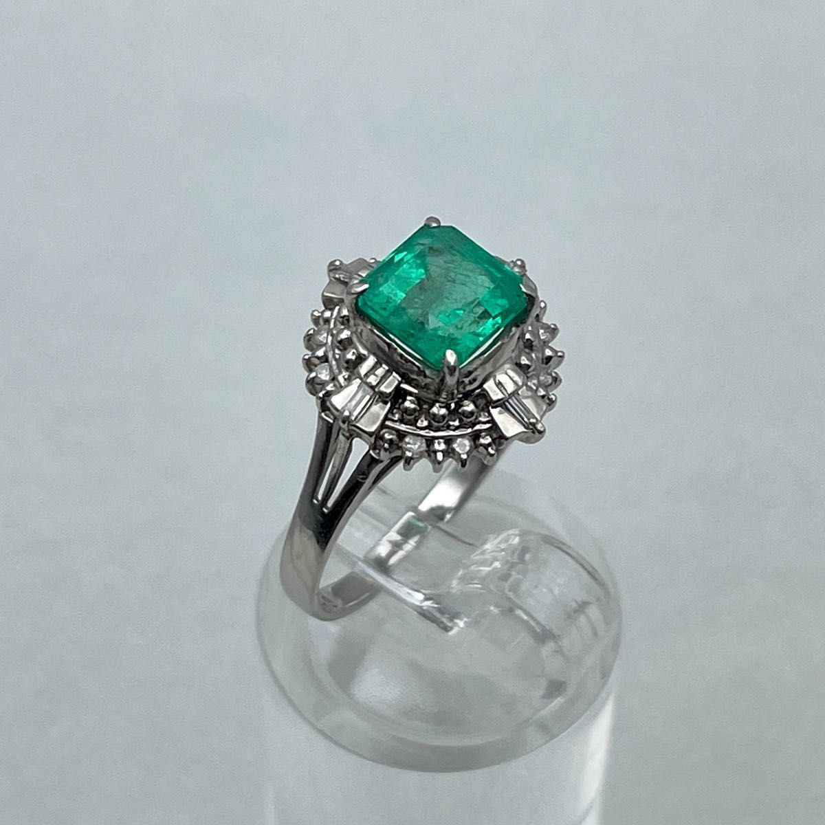 pt900 エメラルド1.48ct ダイヤ0.12ct リング