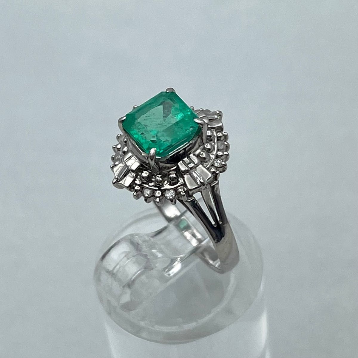 pt900 エメラルド1.48ct ダイヤ0.12ct リング
