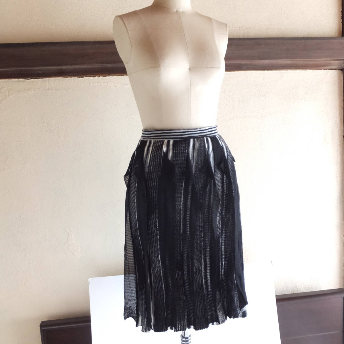 MISSONI　ミッソーニ　ウール ニット　巻きスカート　サイズ40　イタリア製　ブラック×ホワイト　ヒレ風