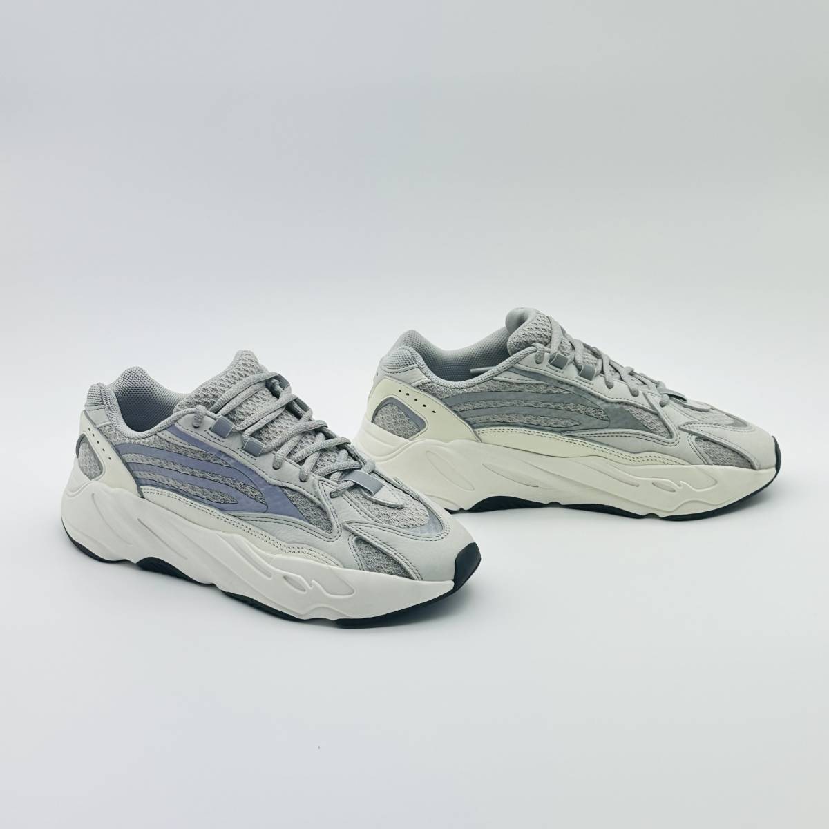 新品未使用 adidas YEEZY BOOST 700 V2 26cm-
