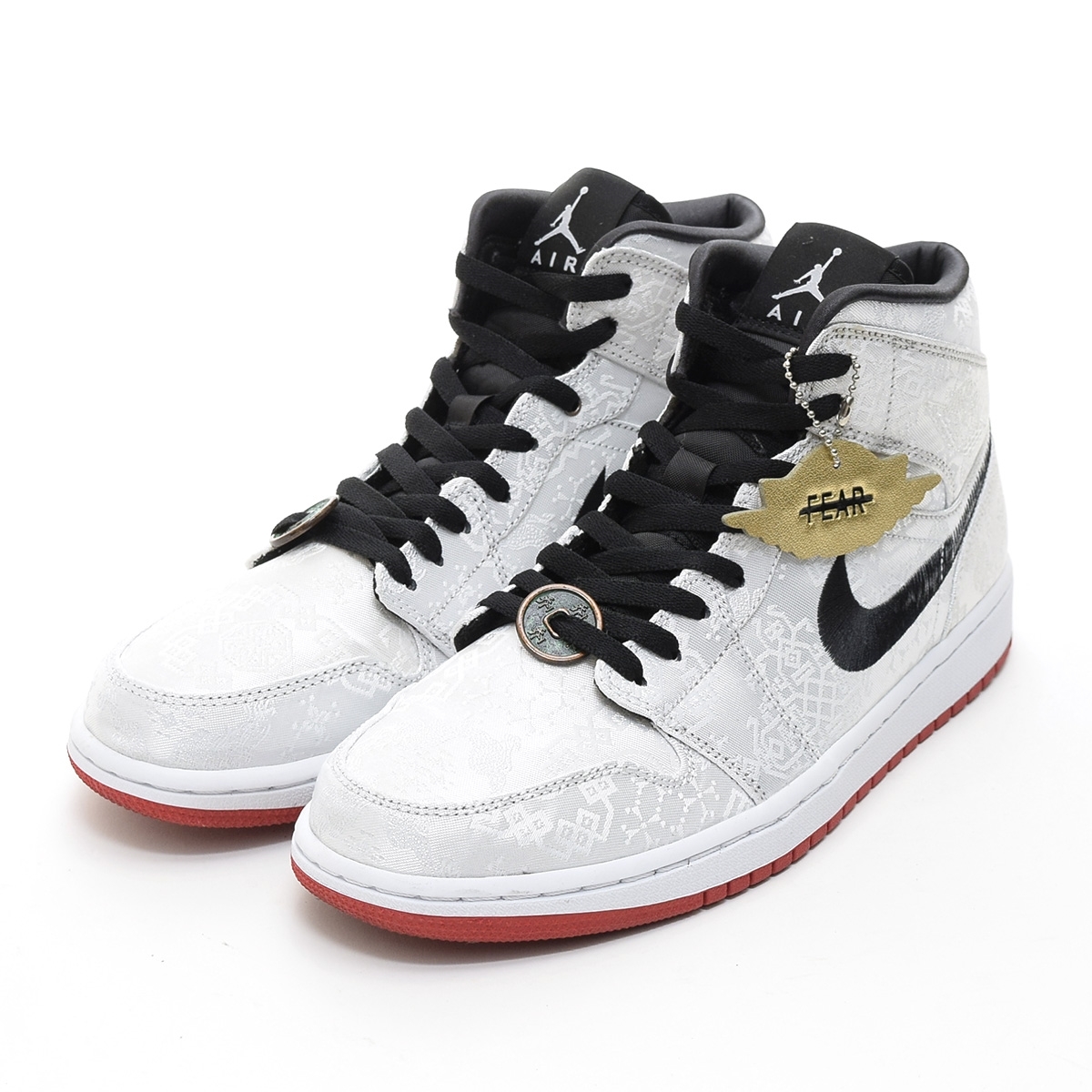 ●471094 NIKE × CLOT ナイキ クロット スニーカー ●AIR JORDAN 1 MID SE FEARLESS CU2804-100 サイズ28.0cm メンズ シルバー_画像1