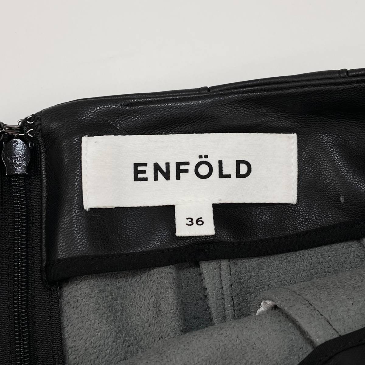 ENFOLD / エンフォルド 2023SS シンセティックレザー ペプラムスカート SYNTHETIC LEATHER PEPLUM SKIRT 300GS231-0050 36 SSL536 合成皮革