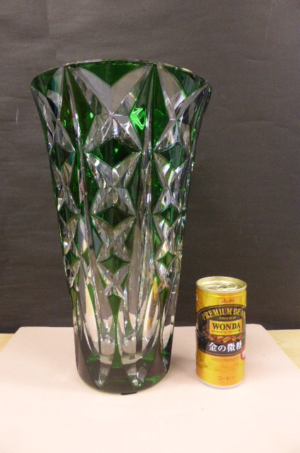 サンルイ クリスタルガラス　SAINT LOUIS 　花瓶　フラワーベース　花器　高さ30㎝　緑色　Green　小さな欠け有り