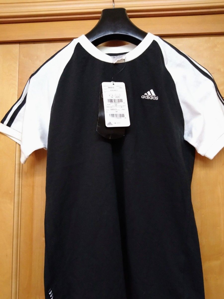 最終値下げ・adidas ナイロンジャケット＋黒色ティーシャツMサイズタグ