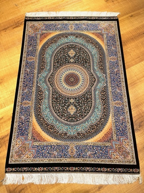 ペルシャ絨毯・最高級ハンド&マシン織り・ 世界最高密度150万ノット