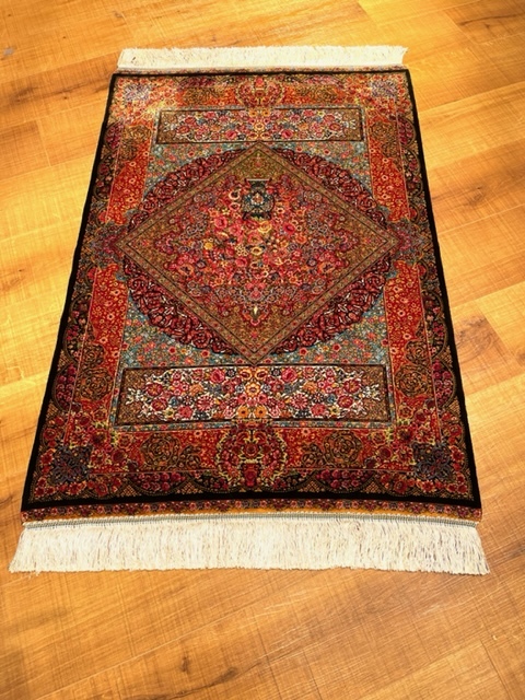 素晴らしい外見 ペルシャ絨毯・最高級ハンド&マシン織り・ 世界最高