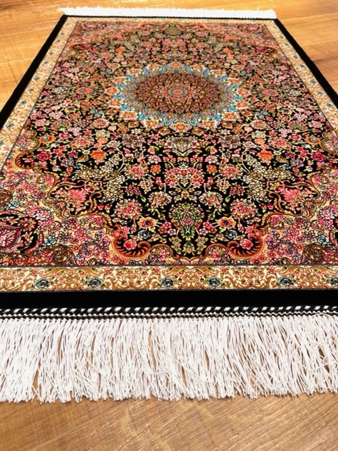上品なスタイル ペルシャ絨毯・最高級ハンド&マシン織り・ 世界最高