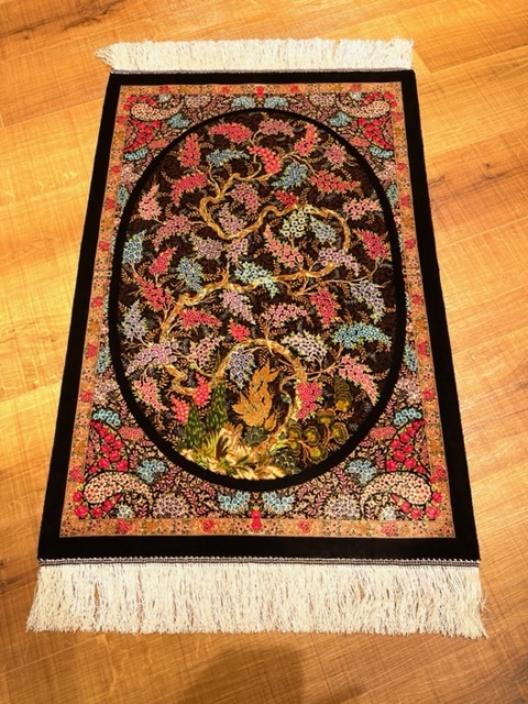 ペルシャ絨毯・最高級ハンド&マシン織り・ 世界最高密度150万ノット ・豪奢なクムデザイン 60cm×90cm ge6_画像1
