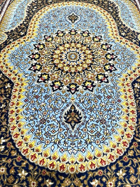 ペルシャ絨毯・最高級ハンド&マシン織り・ 世界最高密度150万ノット ・豪奢なクムデザイン 60cm×90cm ge23_画像4