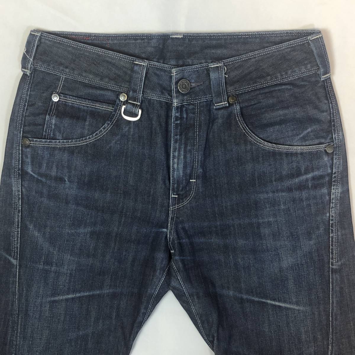 Levi's W32 リーバイス ENGINEERED JEANS ジッパーフライ 紺色 Levi's W32 リーバイス ENGINEERED JEANS ジッパーフライ 紺色