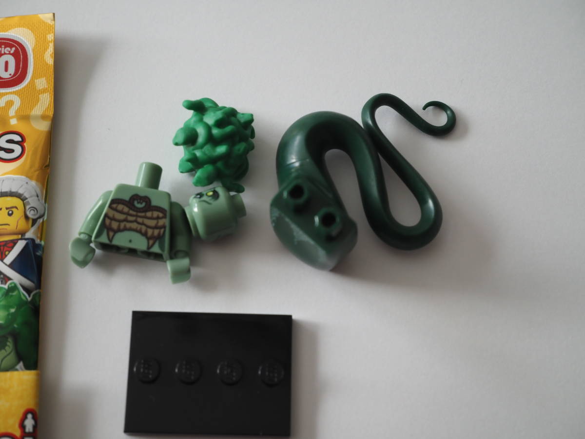 【開封未組立】LEGO レゴ ミニフィグ シリーズ10 NO.2 メドゥーサ Medusa minifigures series 10 ミニフィギュア●_画像2