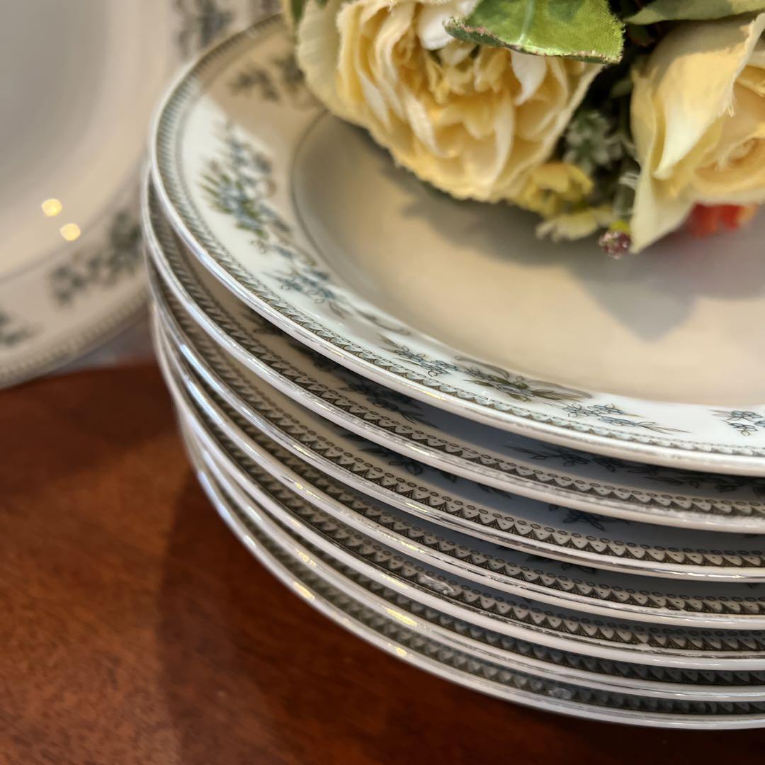 y433 繊細な小花があしらわれた清楚でエレガントな洋食器 シチュー皿 8枚セット ブーケ柄 銀縁 ブルー系 Kakunobu Chinaの画像9