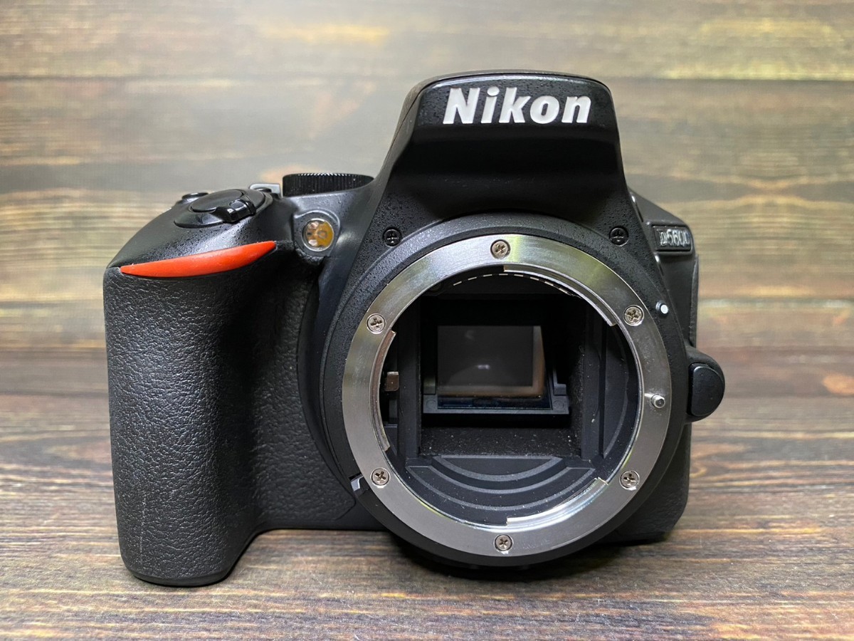 NIKON ニコン D5600 ボディ 一眼レフカメラ #8 NIKON ニコン D5600 ボディ 一眼レフカメラ #8