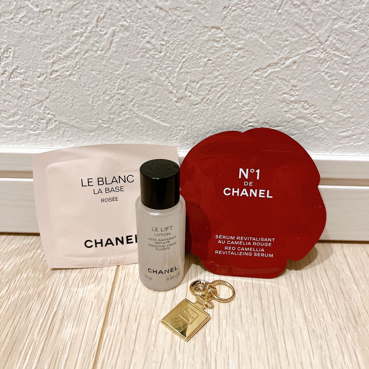 Chanel Revitalizing Serum, Red Camellia, 0.03 fl oz/1 mL