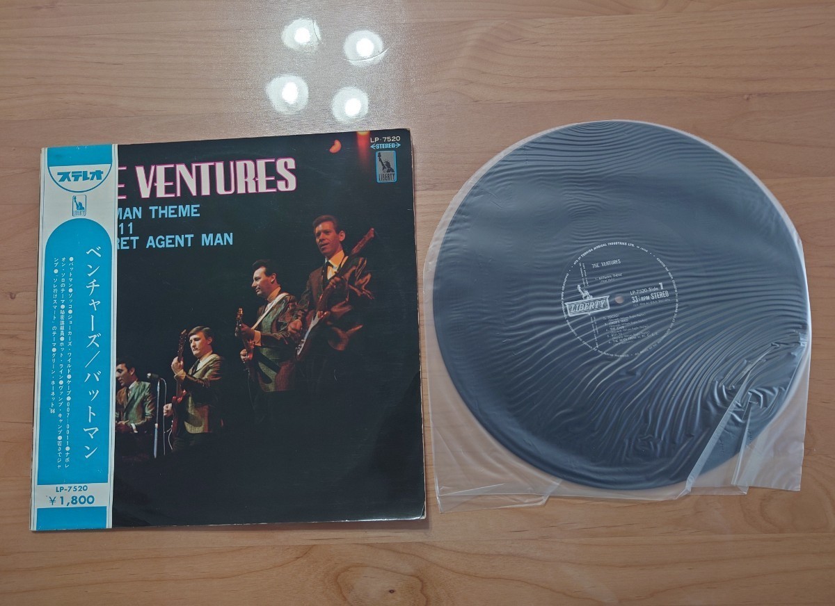  ★ベンチャーズ THE VENTURES★バットマン The Batman Theme★帯付★LPレコード★帯、ジャケット汚れあり★中古品_画像1