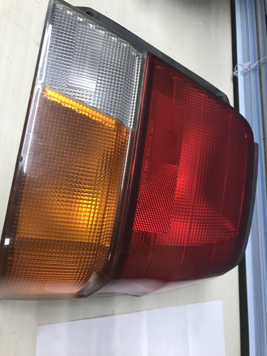 トヨタ　コルサ　EL51 系　テールライト　テールレンズ　右　運転席側　中古品　品番53-12701R_画像1