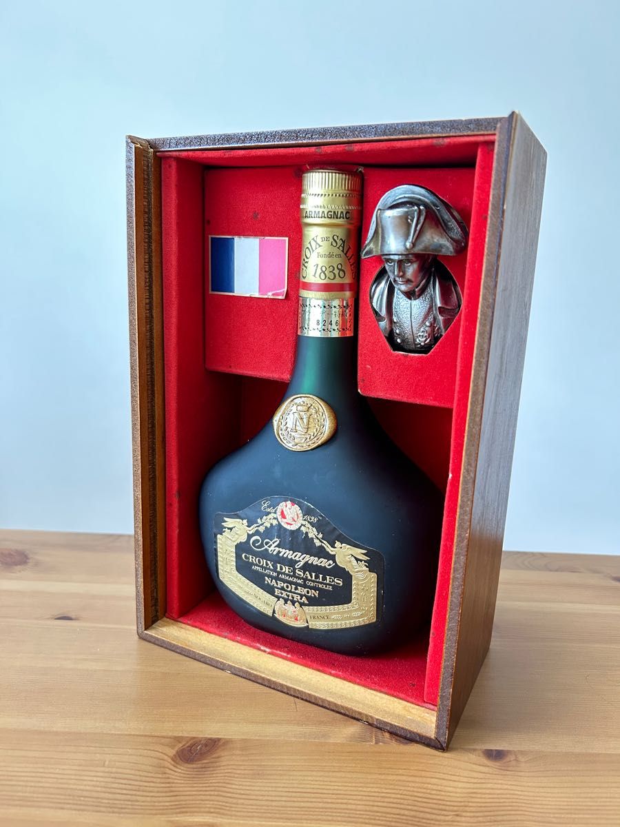 ナポレオンアルマニャックブランデー 古酒 未開栓箱入り700ml ナポレオンアルマニャックブランデー 古酒 未開栓箱入り700ml