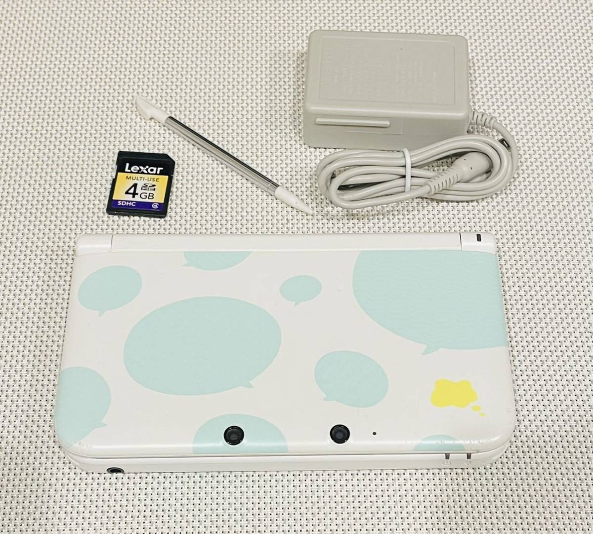 ニンテンドー3DS LL トモダチコレクション 新生活 パック　本体動作品　送料無料　付属品付き任天堂 Nintendo 3DS