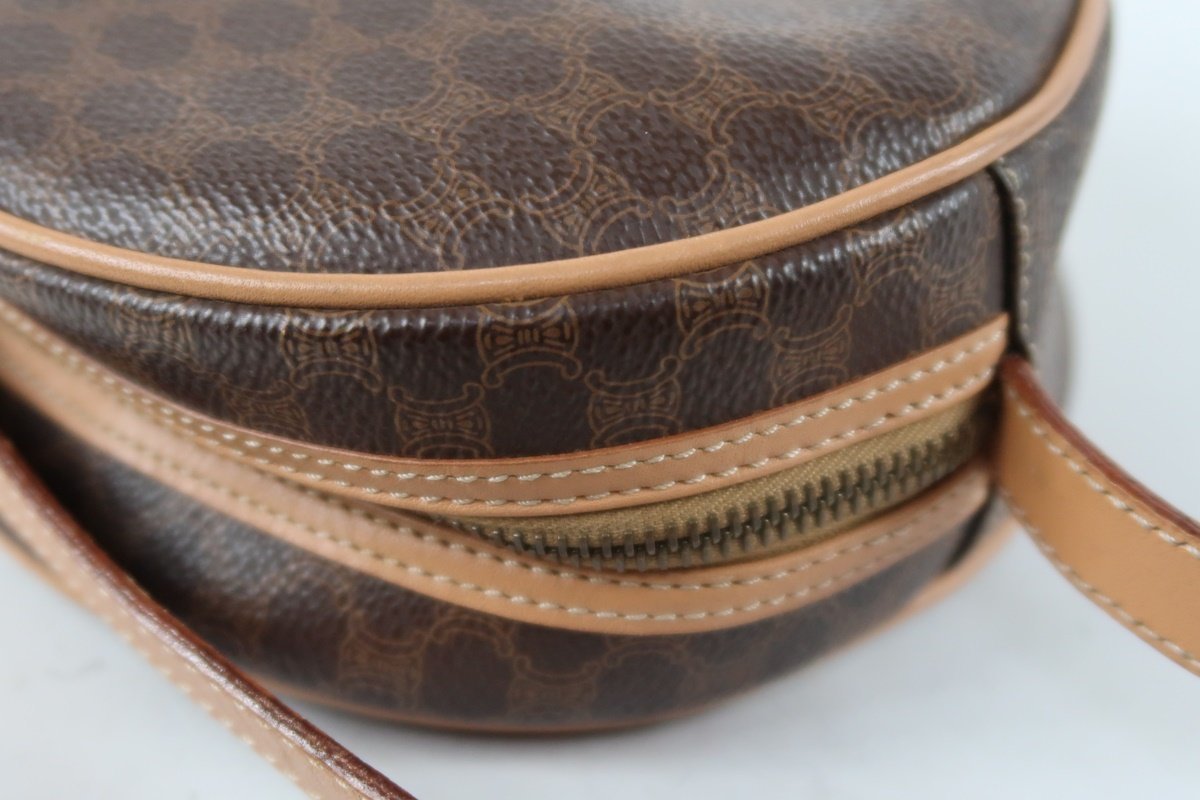 超美品】CELINE セリーヌ マカダム 丸型 ショルダーバッグ ブラウン系