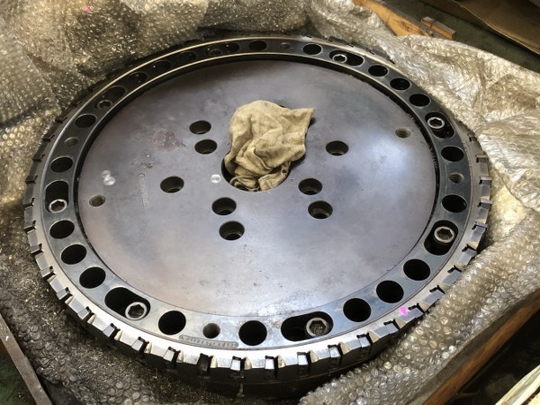 T2000045 メーカ：不明 ファイスミル 外径：650mm 内径：520mm 　50枚刃