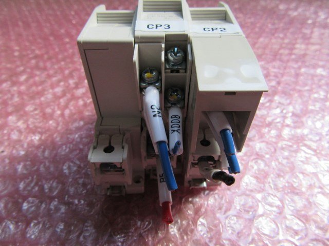 TJ230508 サーキットプロテクタ3個 三菱/MITSUBISHI CP30-BA(1A,3A) S-DRライン ロボット搬送制御盤から外しました。_画像6
