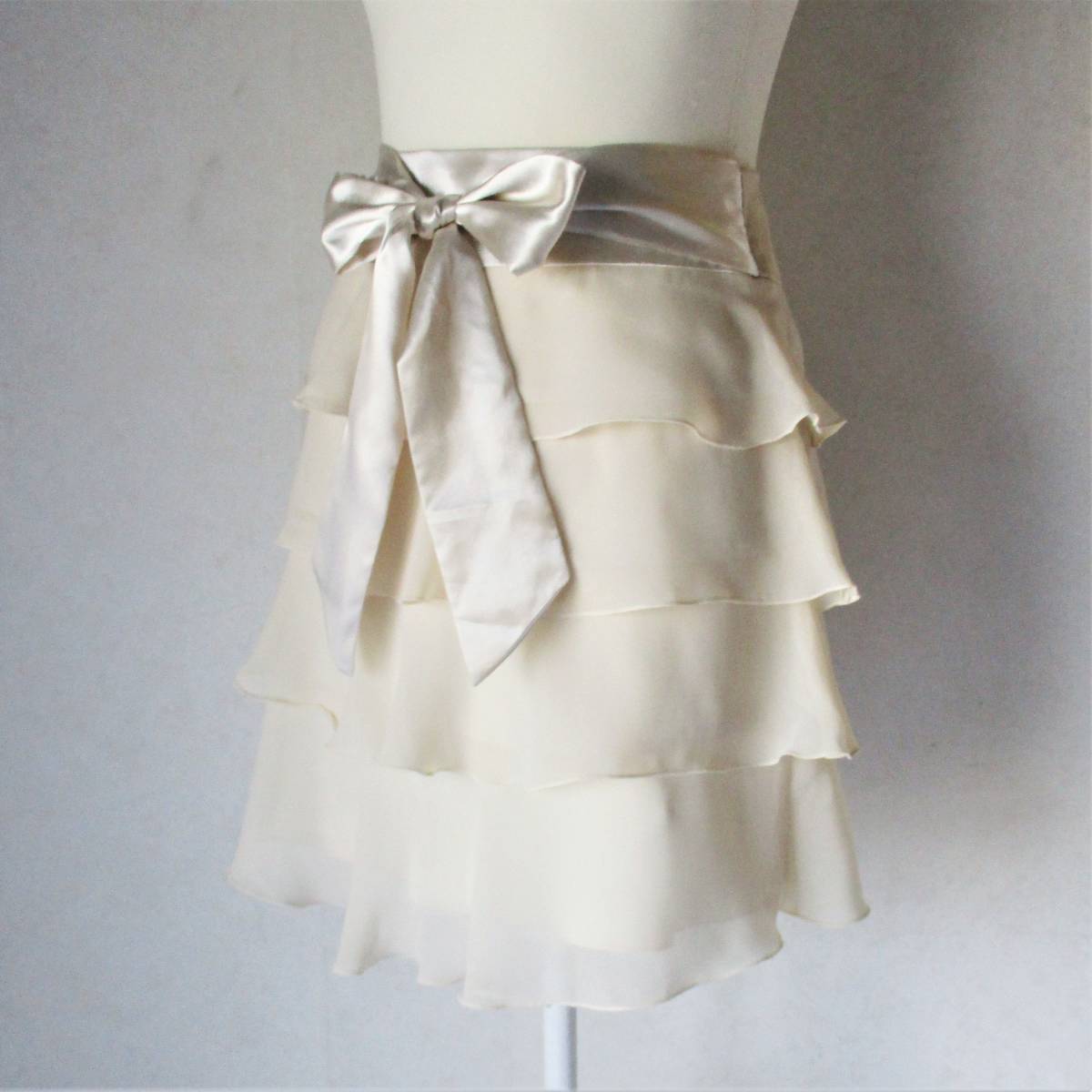 * use item *4*4 step frill skirt size waist 64 unbleached cloth 