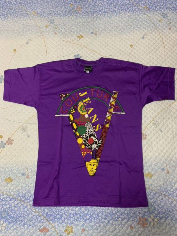 【ほぼ未使用】VERSACE ヴェルサーチ ヴェルサーチェ 　紫　パープル　バイオレット Tシャツ ロゴプリント S表記　メンズ