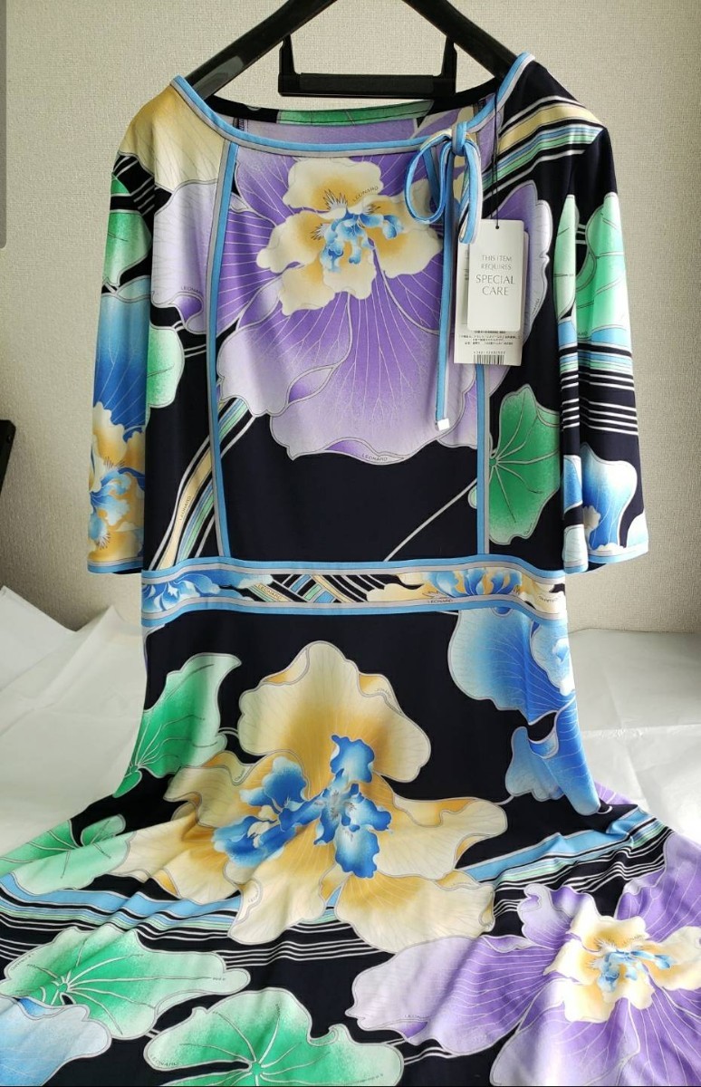 ☆タグは付き未使用品☆ レオナール 昨年もの 半袖ワンピース 42 XL LL
