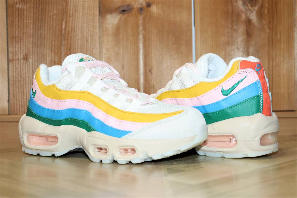 即決【未使用】 NIKE ★ W AIR MAX 95 RISE AND UNITY (US10.5/27.5cm) ★ ナイキ エアマックス95 DQ9323-200 黒タグ付き スエード_画像2