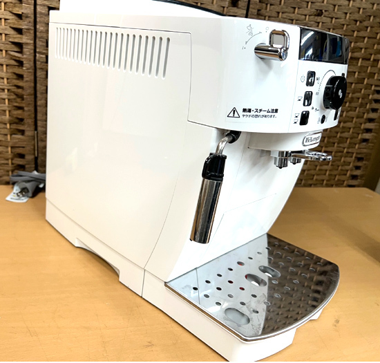 通電確認のみ デロンギ マグニフィカS ECAM22112W ホワイト DeLonghi