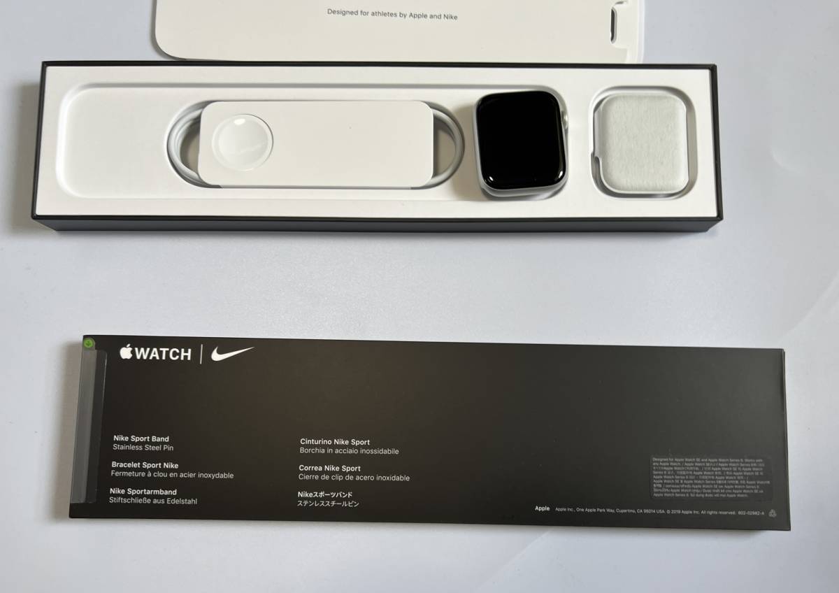 Apple Watch Nike Series 6 GPSモデル 44mm シルバーアルミニウムケースとピュアプラチナム/ブラックNikeスポーツバンド MG293J/A_画像7