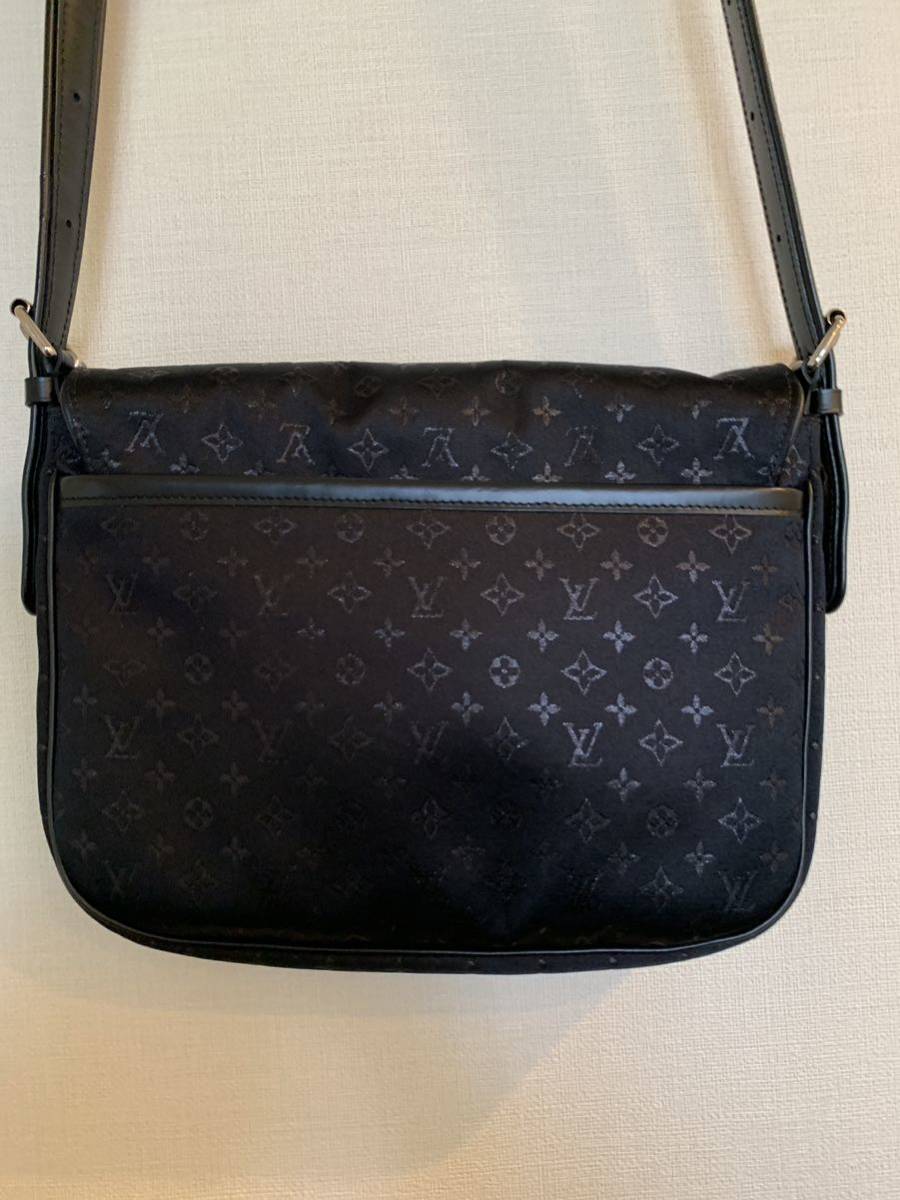 LOUIS VUITTON ルイヴィトン ノワール ショルダー コント バッグ 黒